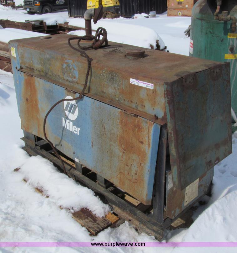 image for item I9846 Air compressor and welder
