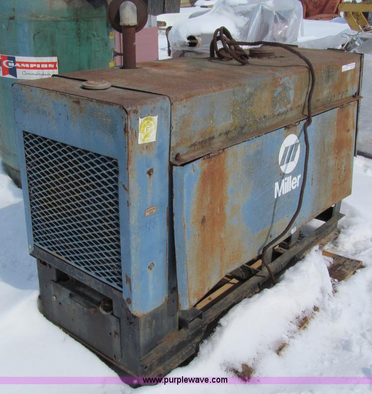 image for item I9846 Air compressor and welder