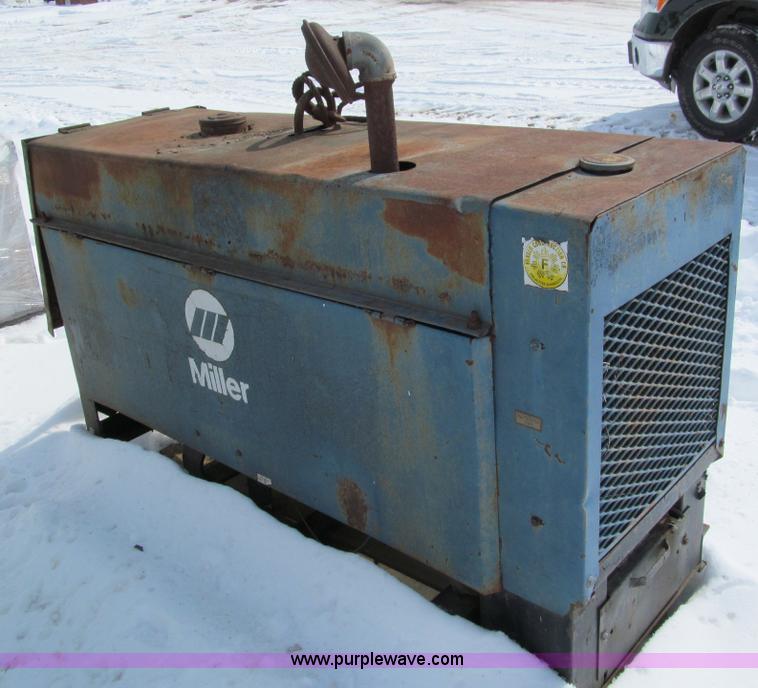 image for item I9846 Air compressor and welder