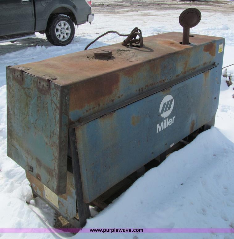 image for item I9846 Air compressor and welder