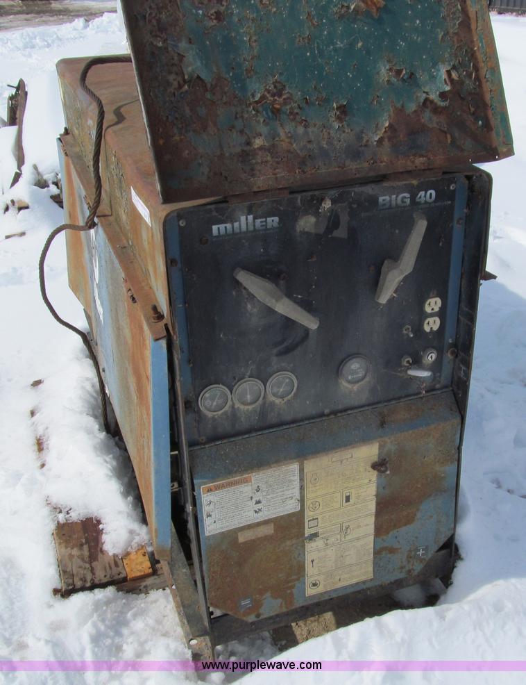 image for item I9846 Air compressor and welder