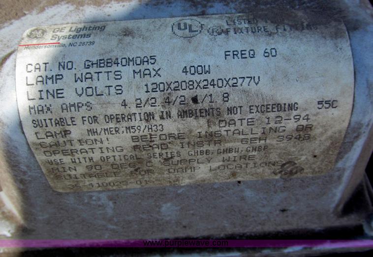 image for item I9849 Assorted indoor light fixtures