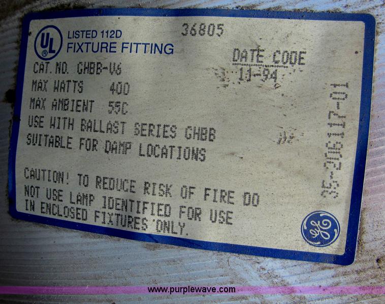 image for item I9849 Assorted indoor light fixtures