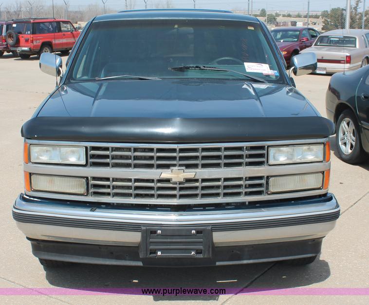 image for item D8017 1991 Chevrolet Silverado 2500 Extended Cab pickup truck
