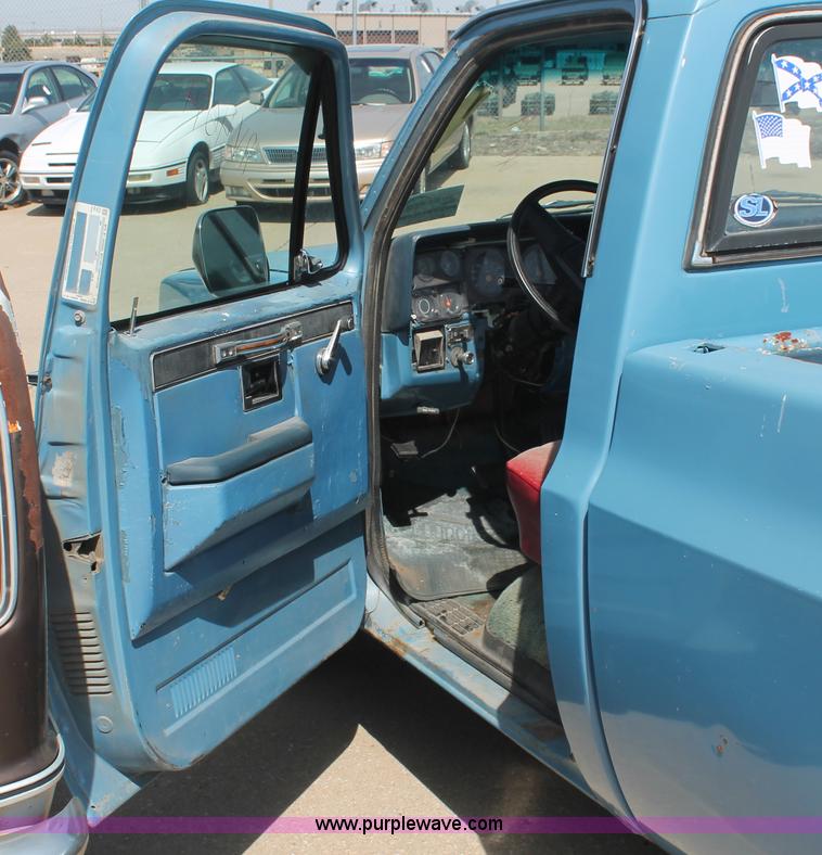 image for item D8019 1982 Chevrolet Scottsdale 10 pickup truck