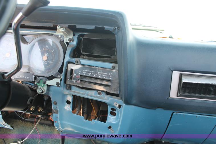 image for item D8019 1982 Chevrolet Scottsdale 10 pickup truck