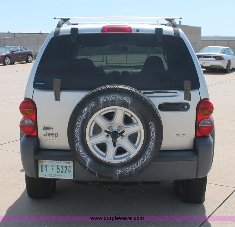 image for item D8020 2002 Jeep Liberty Sport SUV
