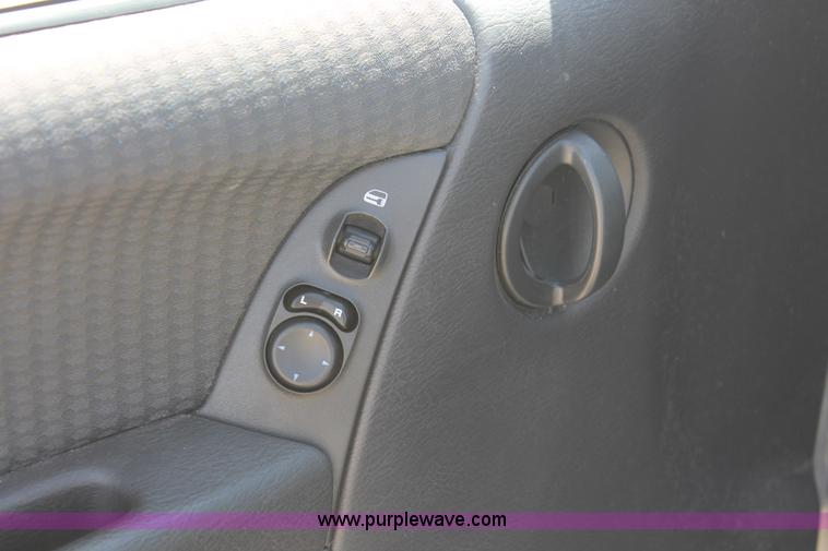 image for item D8020 2002 Jeep Liberty Sport SUV
