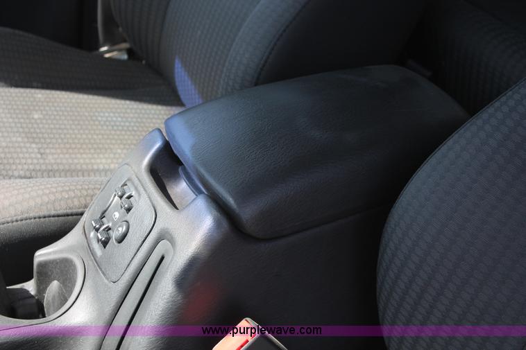 image for item D8020 2002 Jeep Liberty Sport SUV