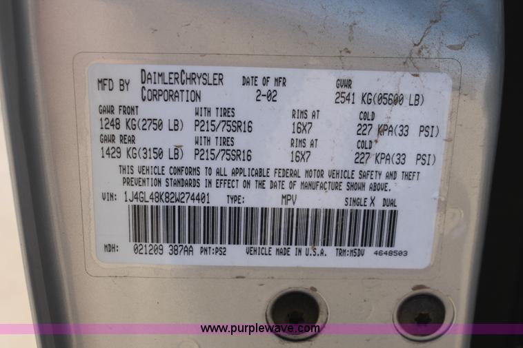 image for item D8020 2002 Jeep Liberty Sport SUV