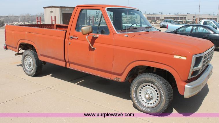 image for item D8021 1984 Ford F150 pickup truck