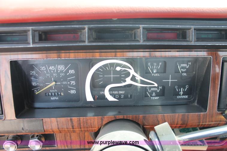 image for item D8021 1984 Ford F150 pickup truck