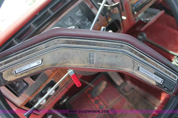 image for item D8021 1984 Ford F150 pickup truck