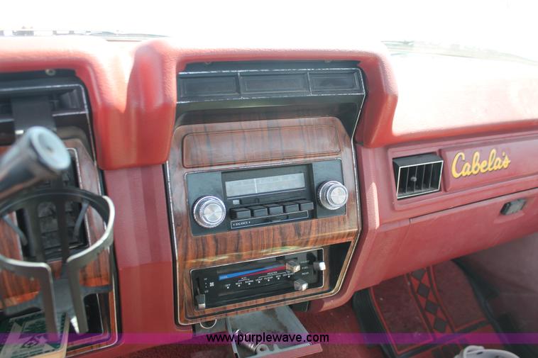 image for item D8021 1984 Ford F150 pickup truck