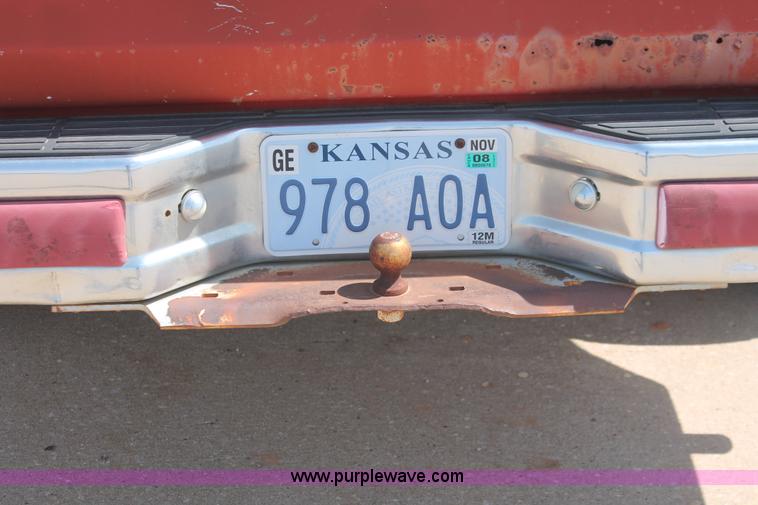 image for item D8021 1984 Ford F150 pickup truck