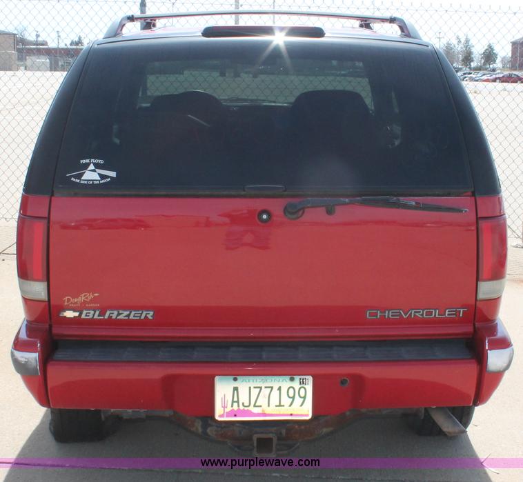 image for item D8022 1996 Chevrolet Blazer LS SUV