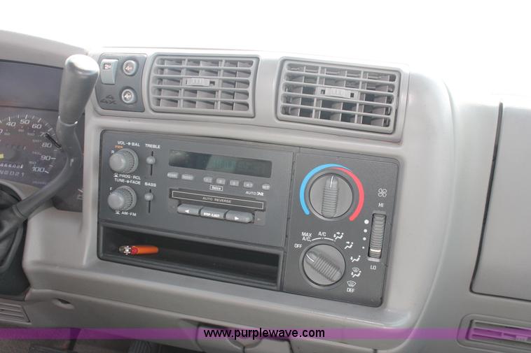 image for item D8022 1996 Chevrolet Blazer LS SUV