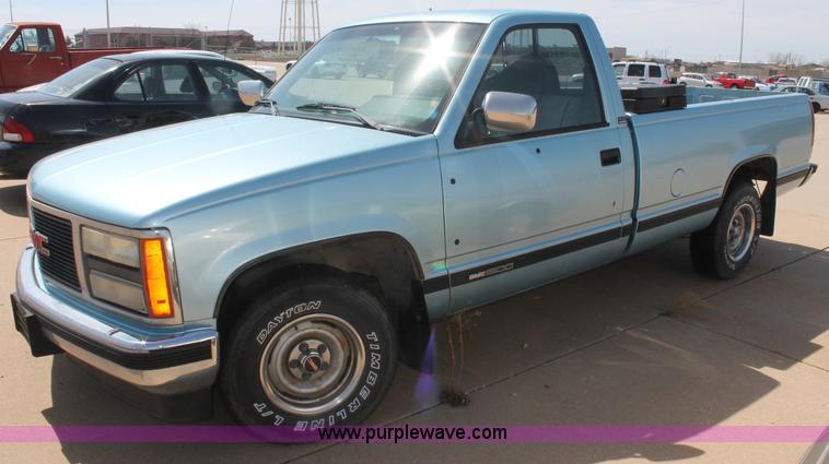 image for item D8024 1990 GMC Sierra 1500 SLX pickup truck