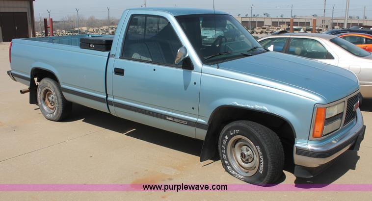 image for item D8024 1990 GMC Sierra 1500 SLX pickup truck