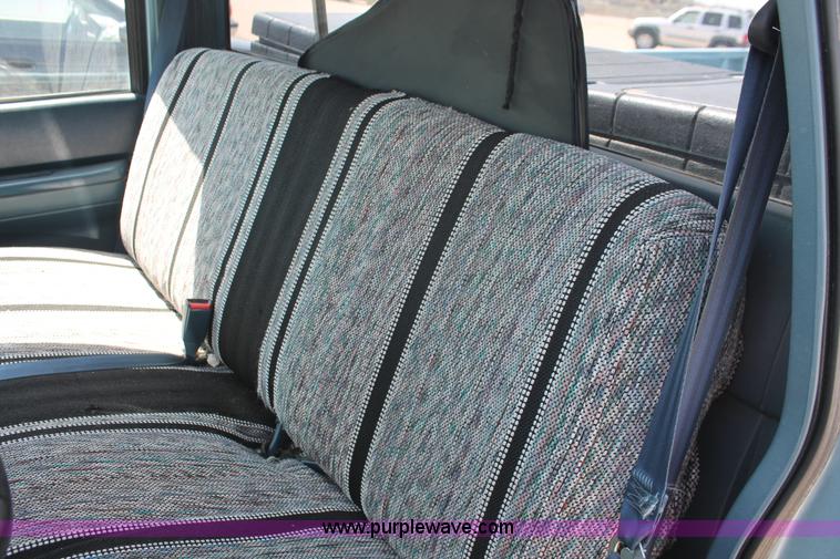 image for item D8024 1990 GMC Sierra 1500 SLX pickup truck