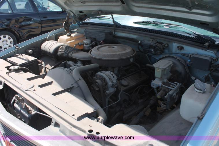 image for item D8024 1990 GMC Sierra 1500 SLX pickup truck