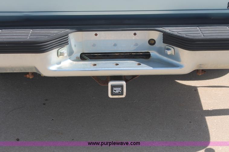 image for item D8024 1990 GMC Sierra 1500 SLX pickup truck