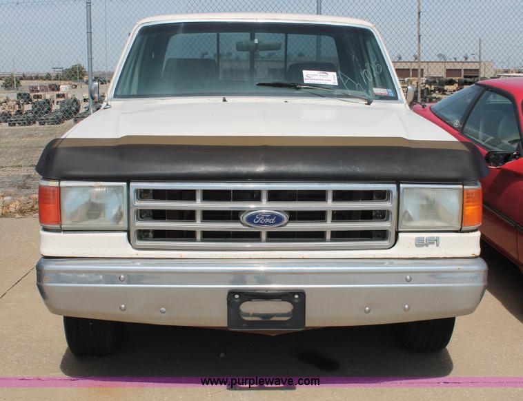 image for item D8027 1988 Ford F150 XLT Lariat SuperCab pickup truck