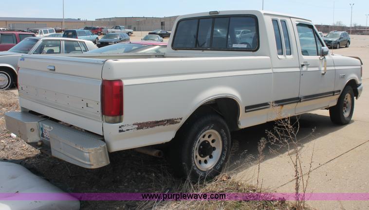 image for item D8027 1988 Ford F150 XLT Lariat SuperCab pickup truck