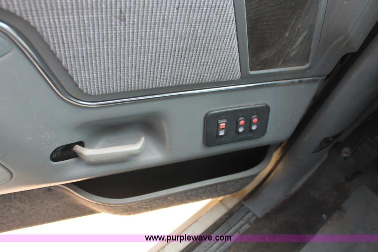 image for item D8027 1988 Ford F150 XLT Lariat SuperCab pickup truck