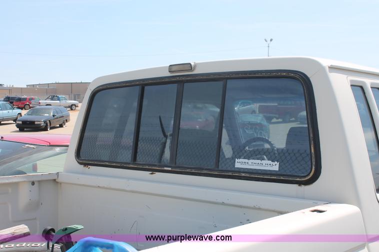 image for item D8027 1988 Ford F150 XLT Lariat SuperCab pickup truck