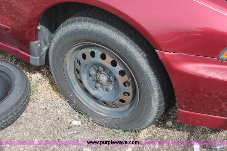 image for item D8028 2001 Mitsubishi Galant ES