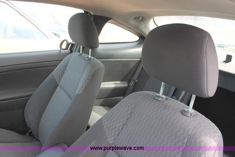 image for item D8029 2006 Chevrolet Cobalt LT