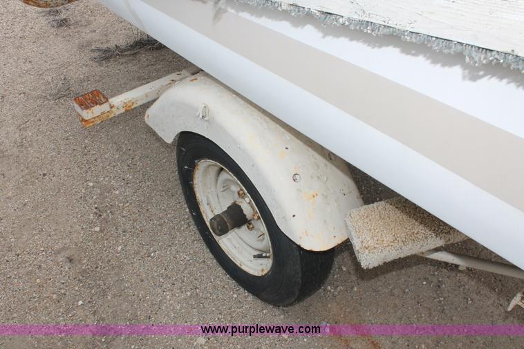 image for item D8031 Larson Lapline 18' boat