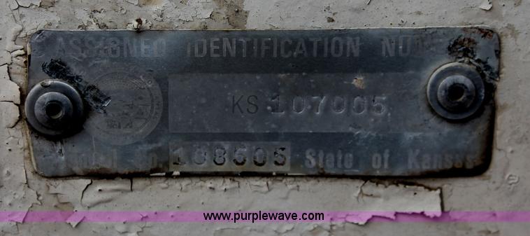 image for item D8031 Larson Lapline 18' boat