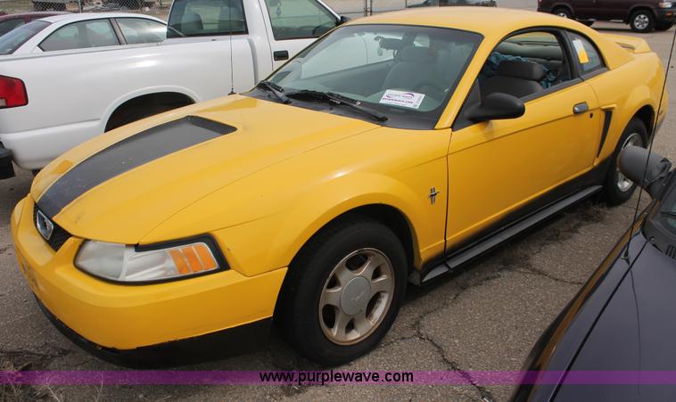 image for item D8033 2000 Ford Mustang