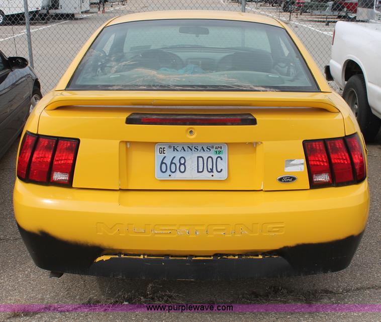 image for item D8033 2000 Ford Mustang