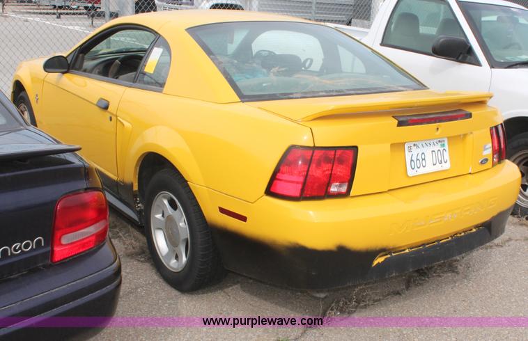 image for item D8033 2000 Ford Mustang