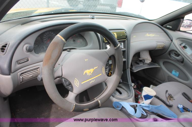 image for item D8033 2000 Ford Mustang