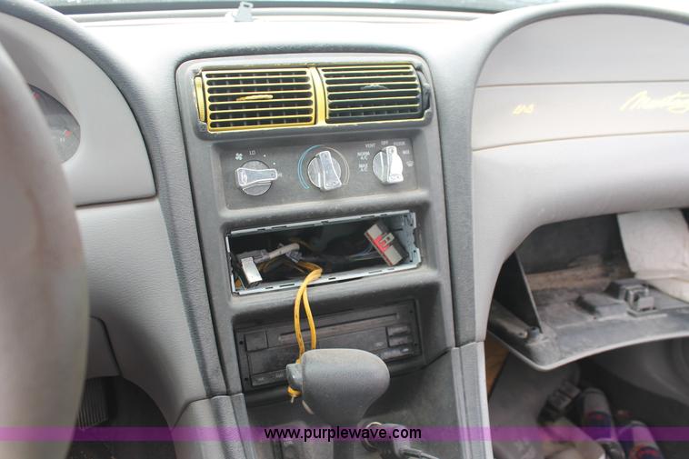 image for item D8033 2000 Ford Mustang