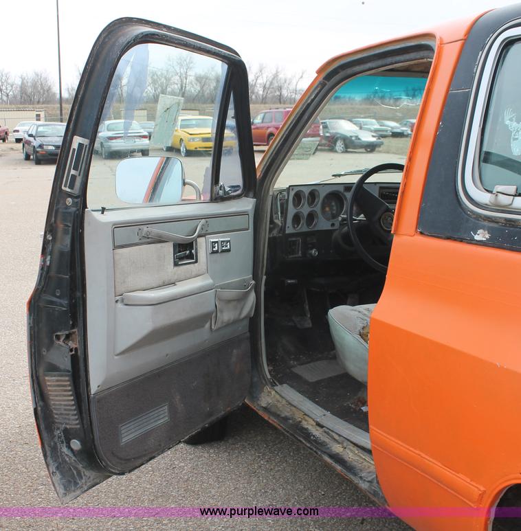 image for item D8035 1983 Chevrolet K5 Blazer SUV