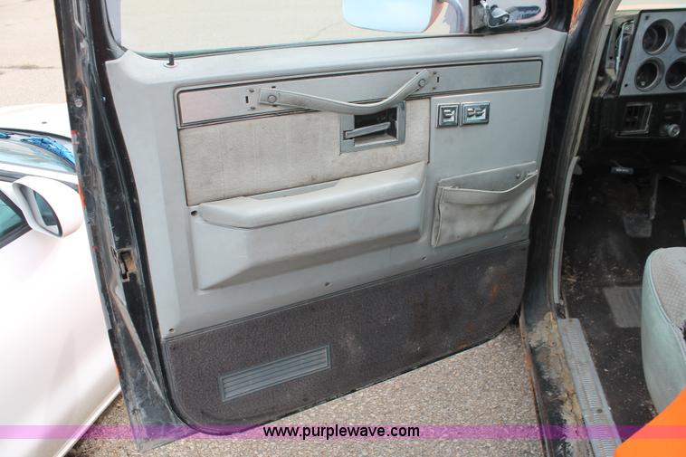 image for item D8035 1983 Chevrolet K5 Blazer SUV