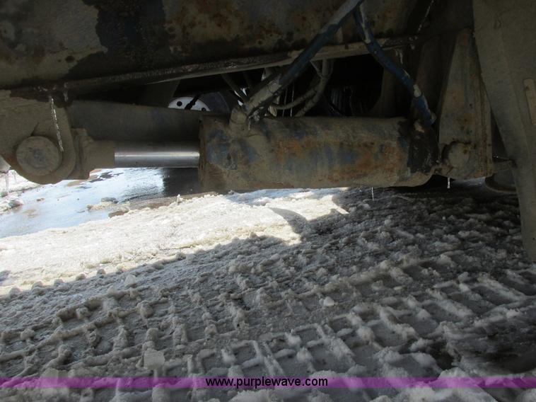 image for item A8507 2005 Ledwell trailer