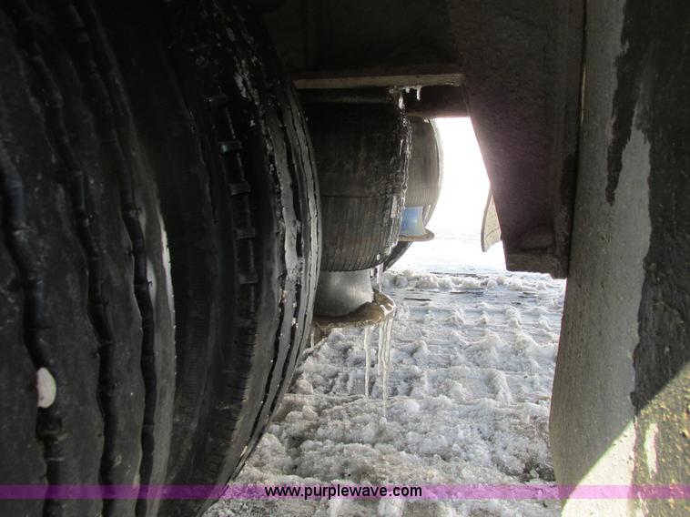 image for item A8507 2005 Ledwell trailer