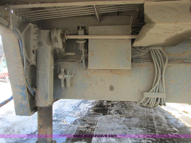 image for item A8507 2005 Ledwell trailer