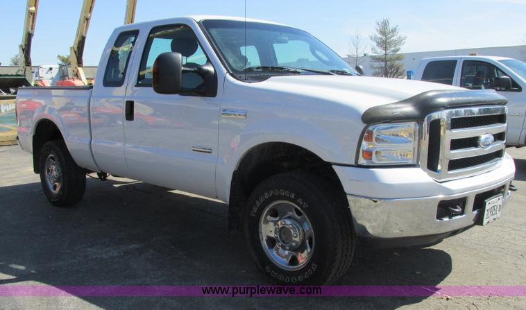 image for item AB9419 2006 Ford F250 XLT Super Duty SuperCab pickup truck