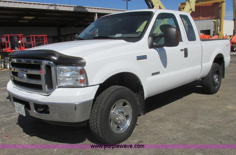 image for item AB9419 2006 Ford F250 XLT Super Duty SuperCab pickup truck