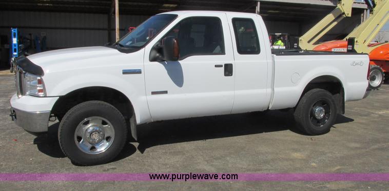 image for item AB9419 2006 Ford F250 XLT Super Duty SuperCab pickup truck