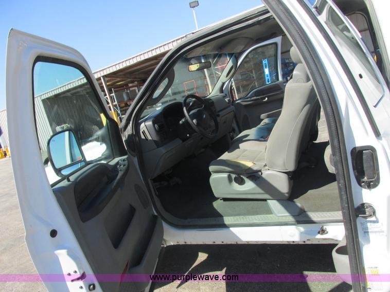 image for item AB9419 2006 Ford F250 XLT Super Duty SuperCab pickup truck