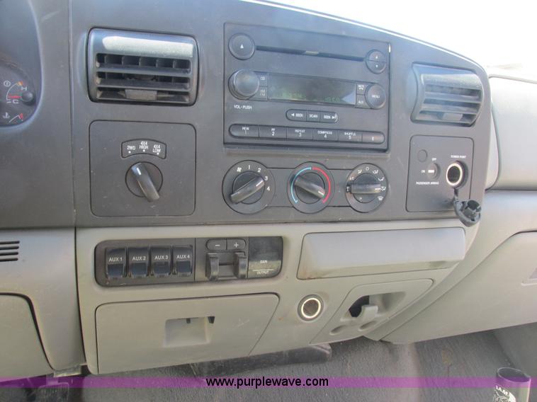 image for item AB9419 2006 Ford F250 XLT Super Duty SuperCab pickup truck