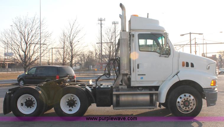 image for item E2917 2006 Sterling LT9500 semi truck